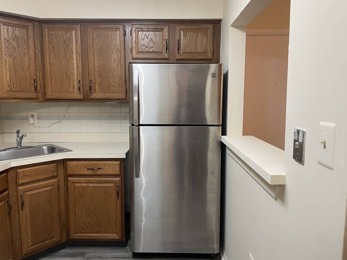 Kitchen counter area